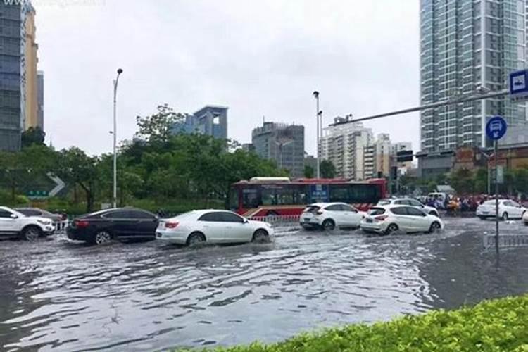 梦见发洪水在洪水里洗衣服