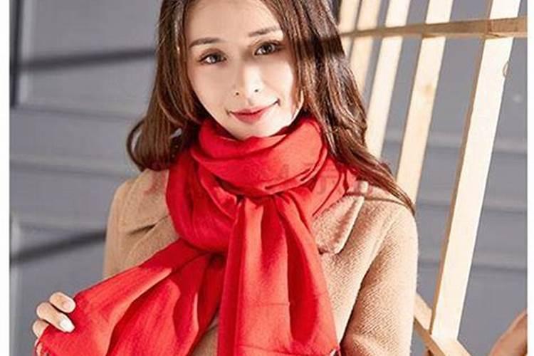 梦见别人拿自己围巾什么意思？