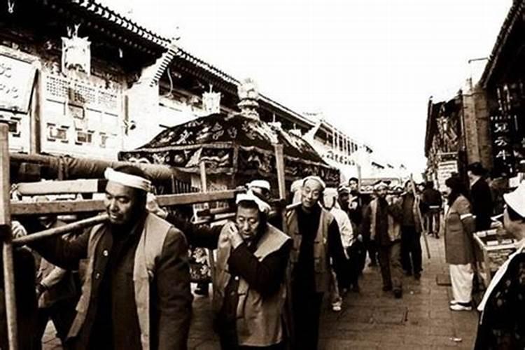 男人梦见棺材是什么意思？