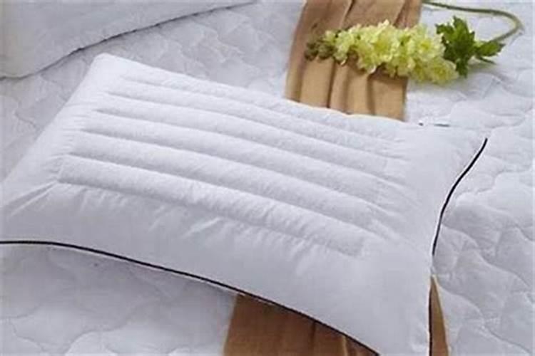 男人枕头下放什么发横财最好？