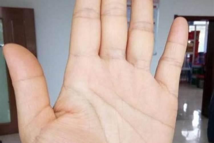 川字纹手掌婚姻真的不顺吗？