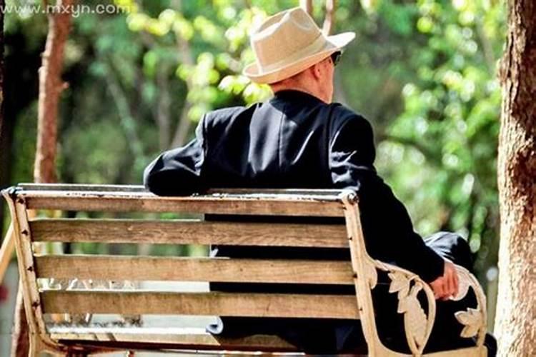 梦到我姥爷死了哭了什么意思？