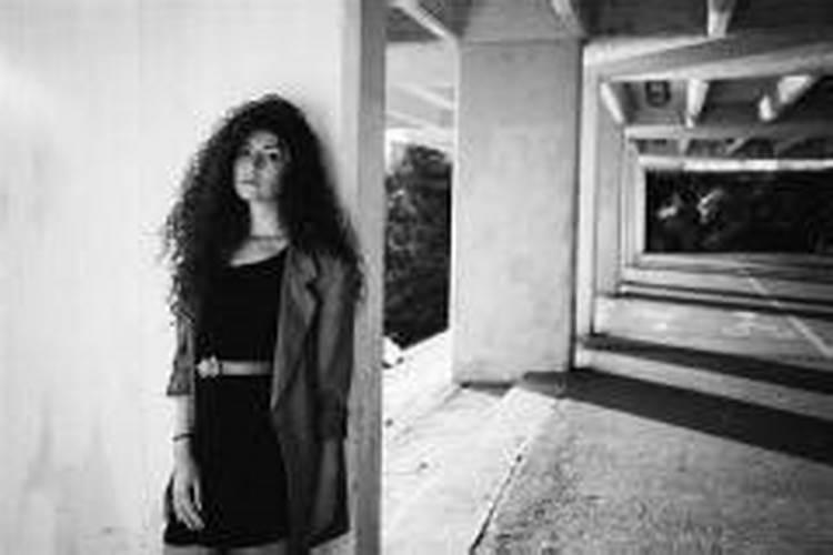 梦见女小人是什么意思？