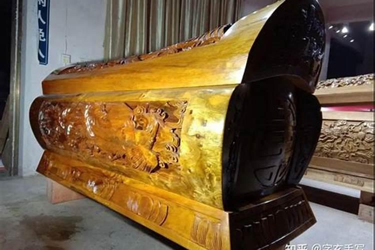 梦到棺材是什么意思？