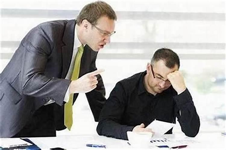 被小人盯着了要离职吗？