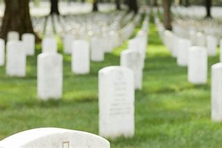 梦见去世的老人复活