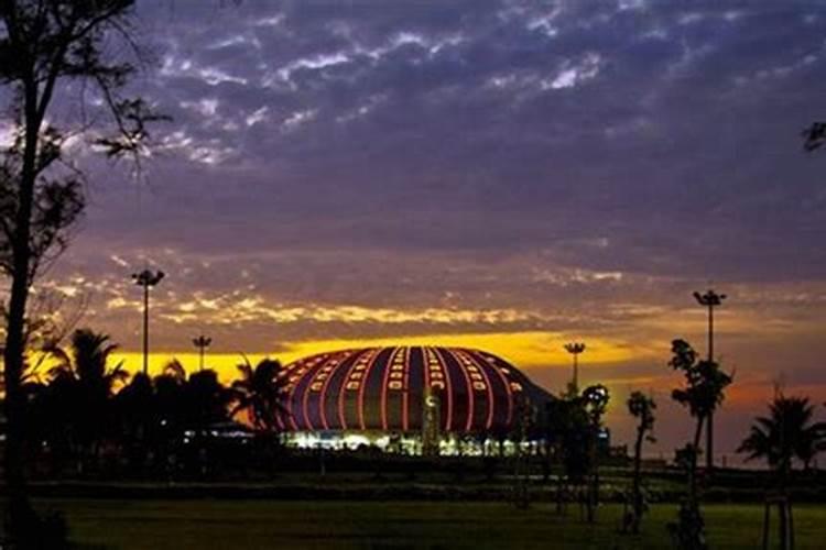 梦见好多盖好的新房子？