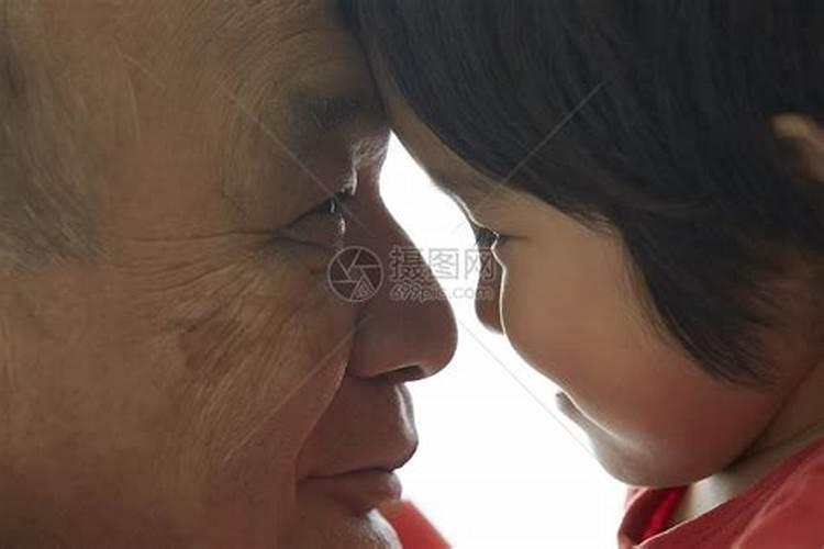 老人梦到孙子小时候的事情