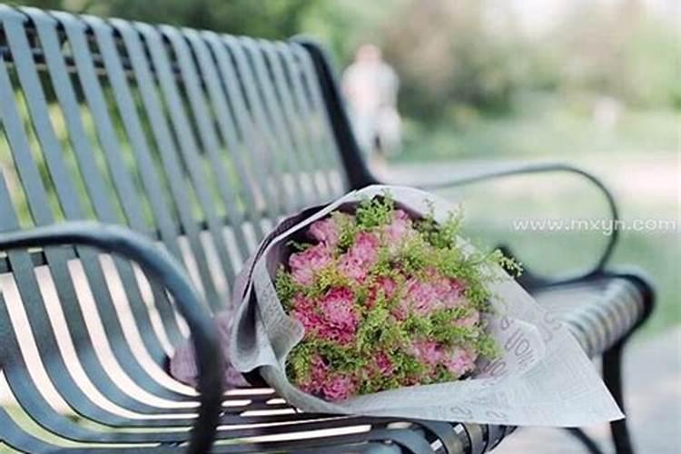 梦见前夫和别的女人在一起过日子