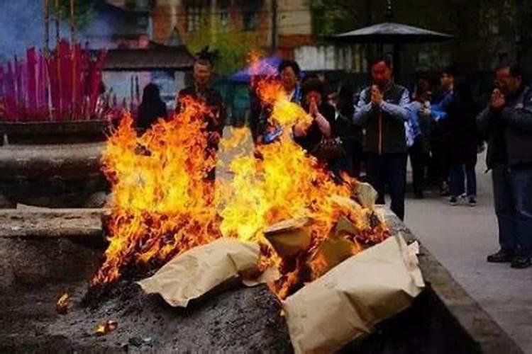 十月初一在外地怎么祭祖？