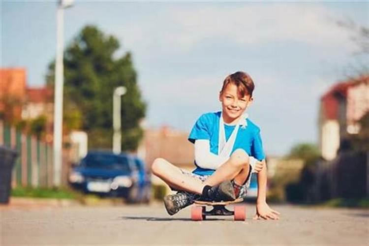 梦见弟弟受伤是什么预兆？