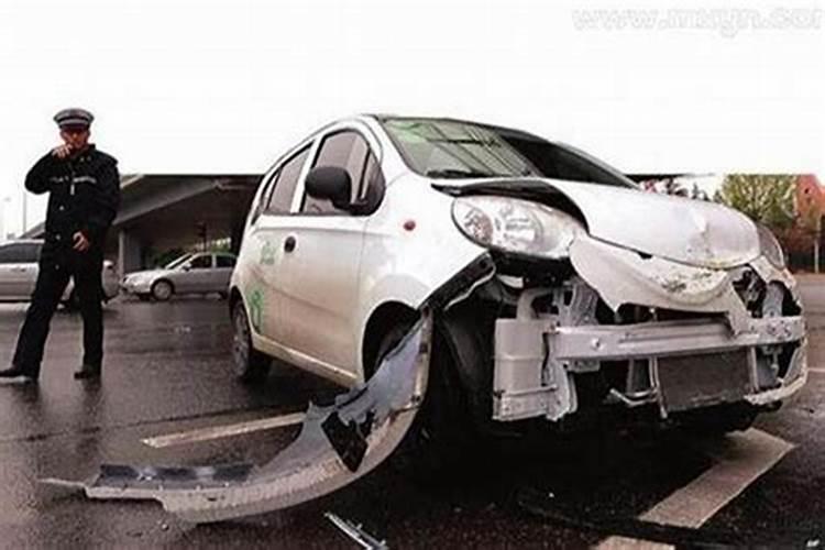 梦见亲人出车祸怎么回事？