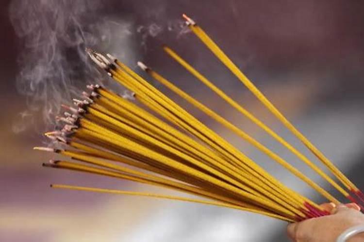 三月十五什么时候上香好？