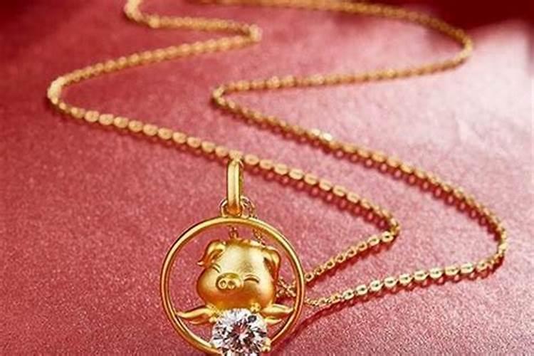 女人虎年本命年戴什么首饰合适？