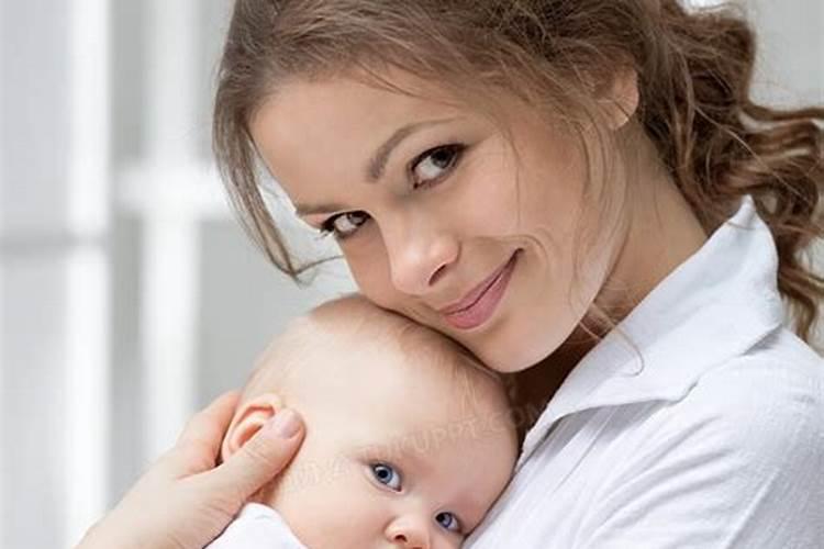 梦见抱着小婴儿女孩在怀里