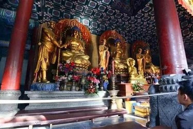 给引产的孩子去寺庙超度祈福