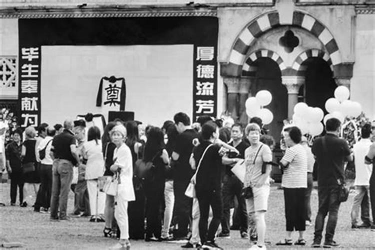 梦见死去父亲办丧事