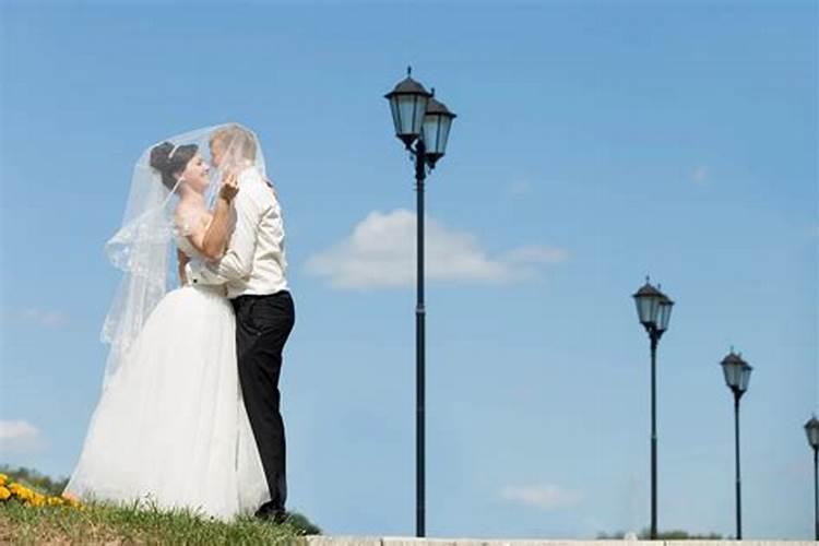 合婚姻八字能合几个字为好？