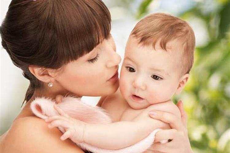 梦见儿子小时候抱着他的样子