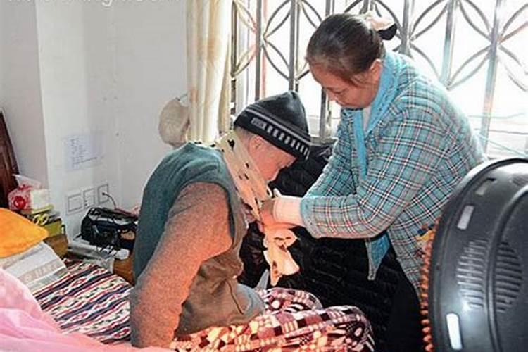 梦见生病的老人死了是什么意思？