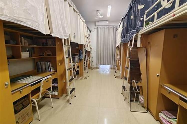 梦到自己回学校宿舍