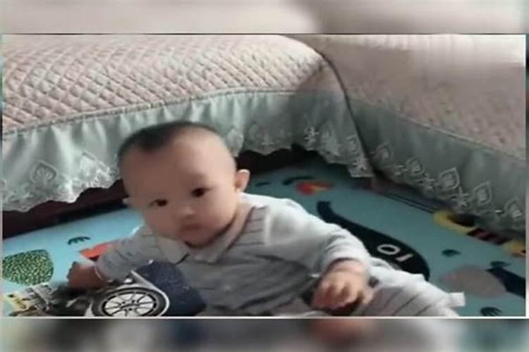 梦见妈妈从床上摔下来