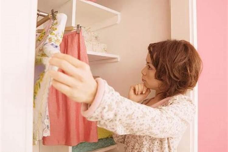 梦见换衣服是什么预兆解梦女？