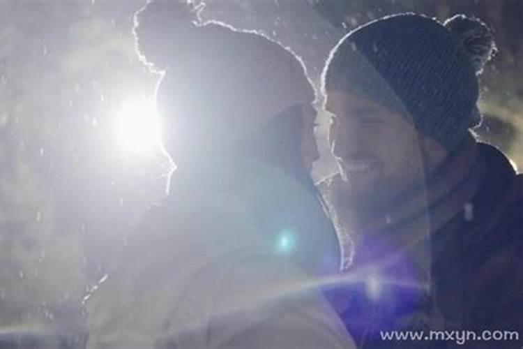 梦见和自己的表弟亲热