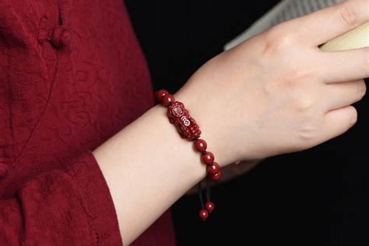 本命年转运手串戴哪只手比较好？