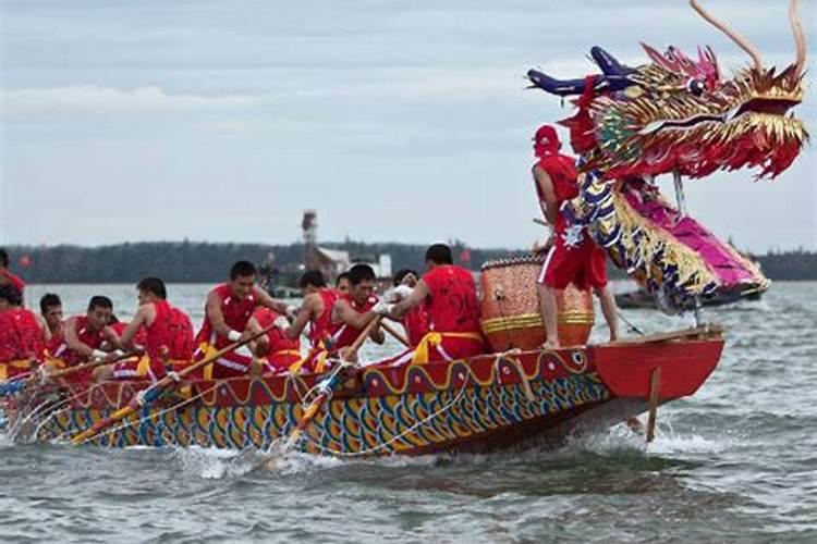 端午节的主要风俗赛龙舟