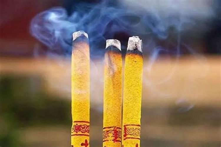 梦到给死人上香磕头