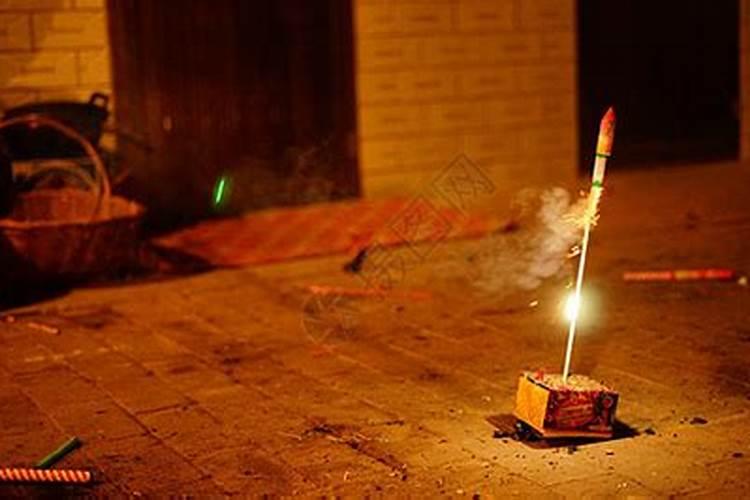 除夕晚上几点放鞭最好？