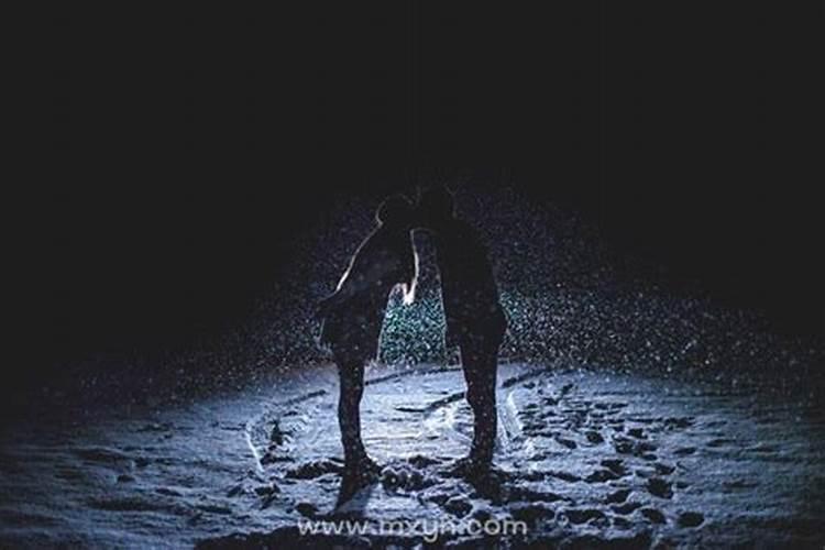 梦到哥哥亲我的嘴是代表什么？