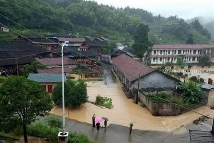 梦见山洪暴发什么预兆？