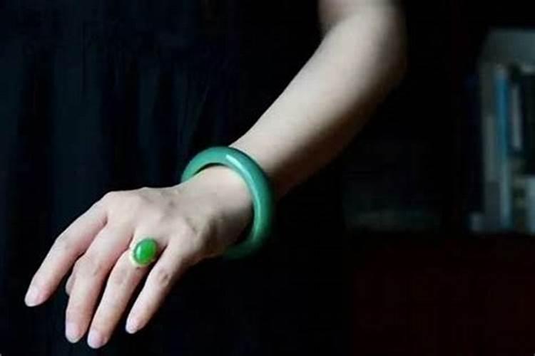 犯小人戴什么手镯？