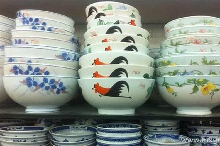 梦见好多碗是什么意思？