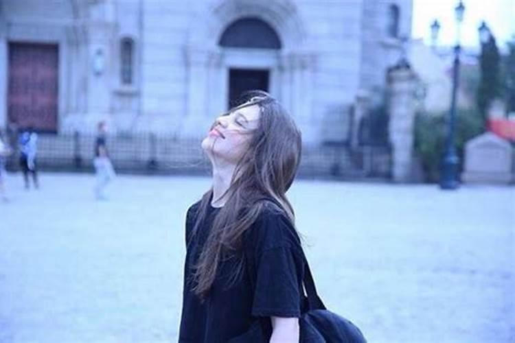 会笑的女孩运气不会差