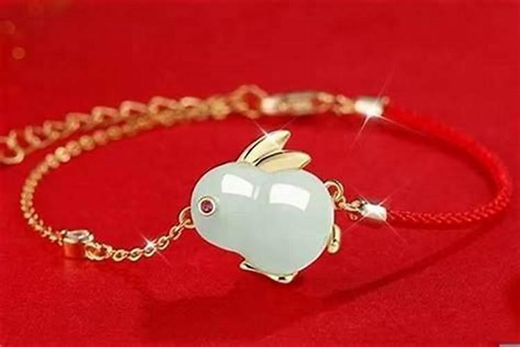 本命年属兔远离属什么的？