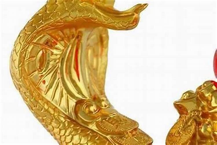 蛇犯太岁适合戴什么？