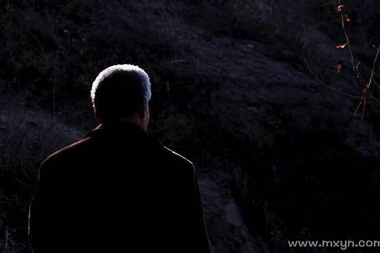 梦到死去的父亲母亲