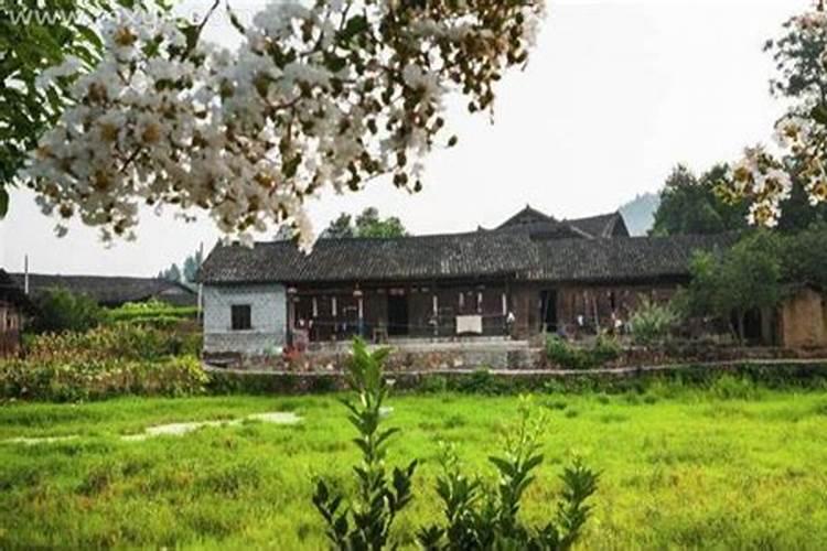 梦见老家房子朝向不好