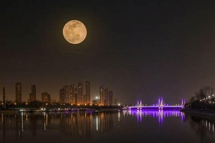 农历三月十五的超级月亮