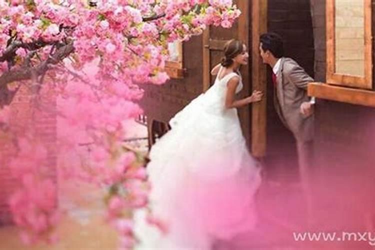 梦见老公年轻时的样子是什么意思？