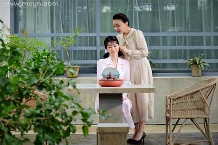 梦见去过世的小姨家