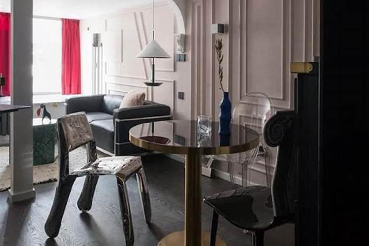 梦见朋友来家里了灯不亮了