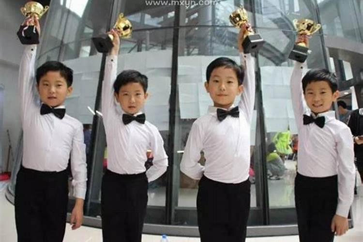 梦见别人生四胞胎是什么意思？