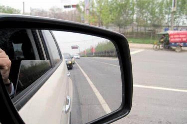 梦见倒车是什么意思？