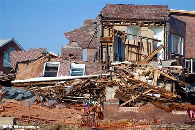 梦见老家的房子房倒屋塌