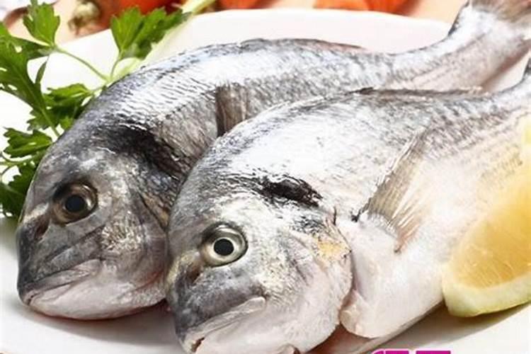 梦见吃鱼骨头上的肉