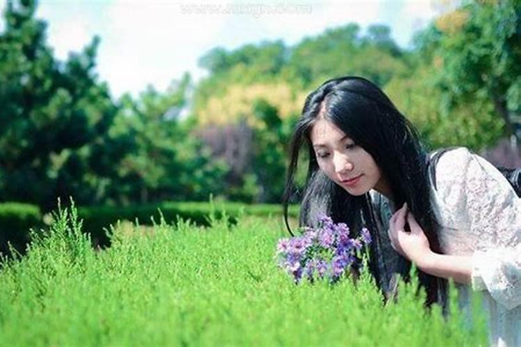 梦见前男友很爱他现任女友